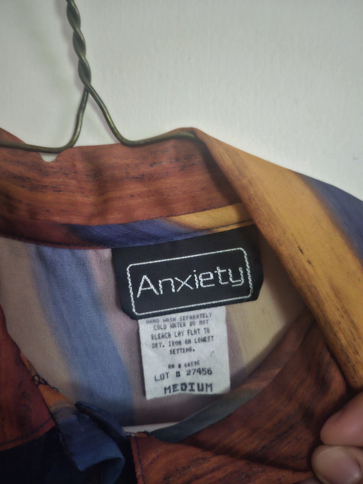 90s anxiety cafe crop collared long sleeve button-up medium