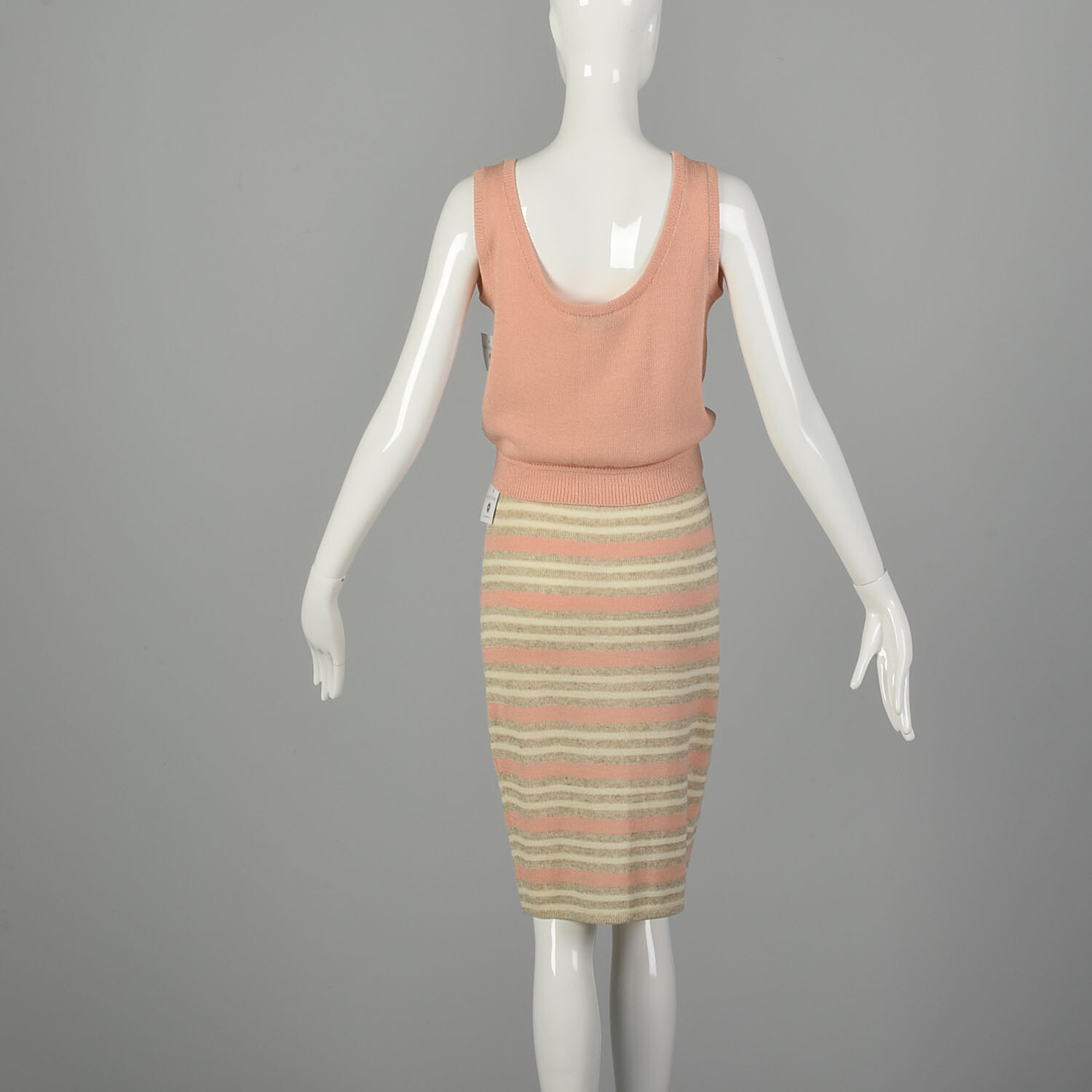 Medium 1980s St. John Set Knit Skirt Peach Cardigan 3pc Ensemble Vintage 80s