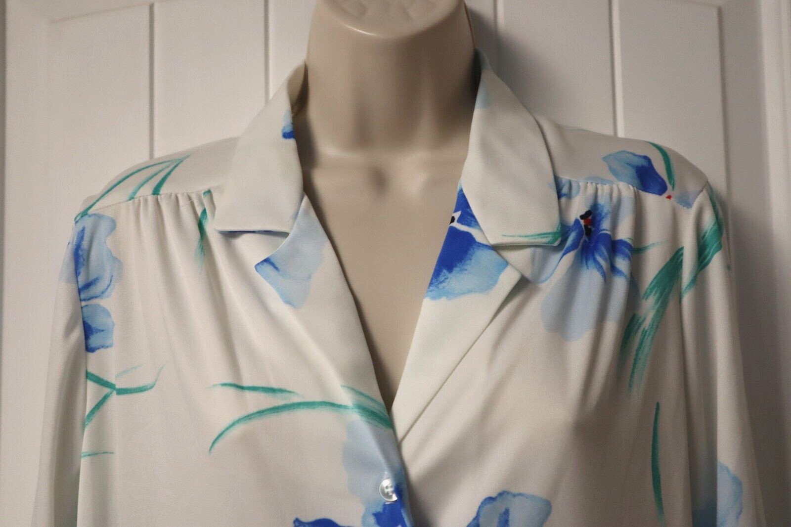 Vintage 70s ECCOBAY long sleeve blue floral white button up blouse size 13-14