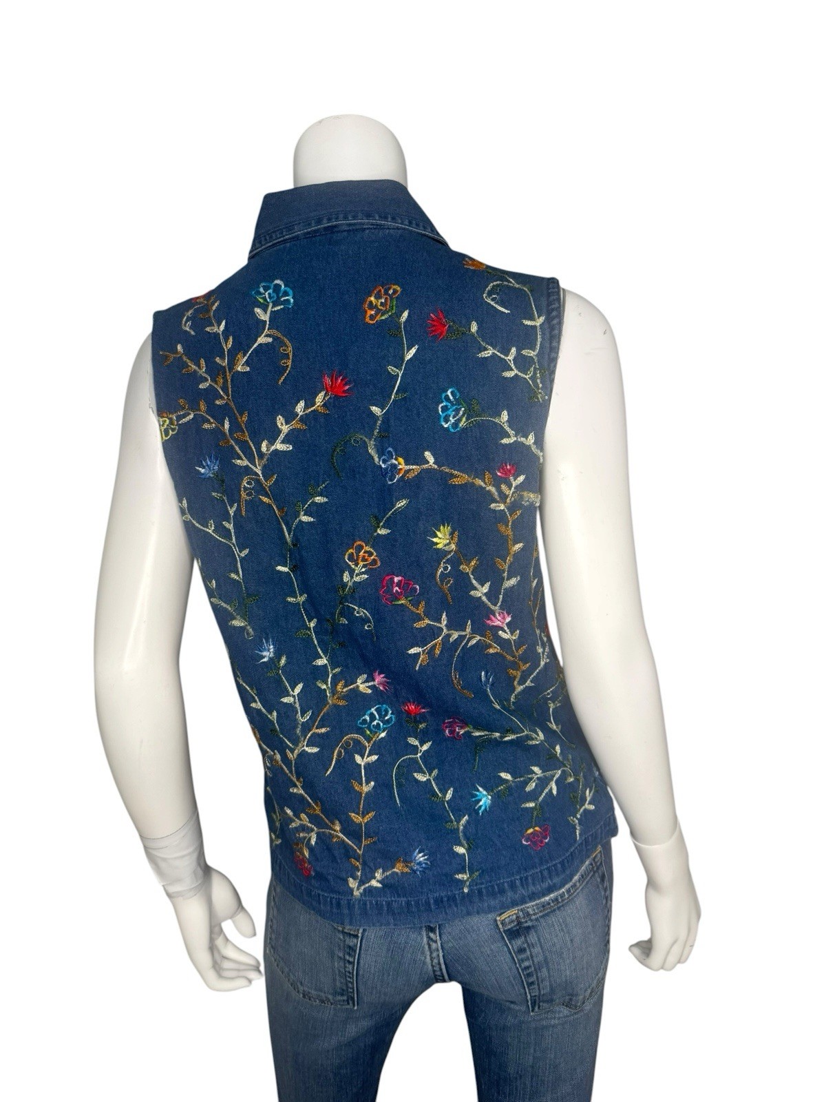 Vintage 90’s Denim Shirt Sleeveless Size M Floral Embroidery Cottage-Core Granny