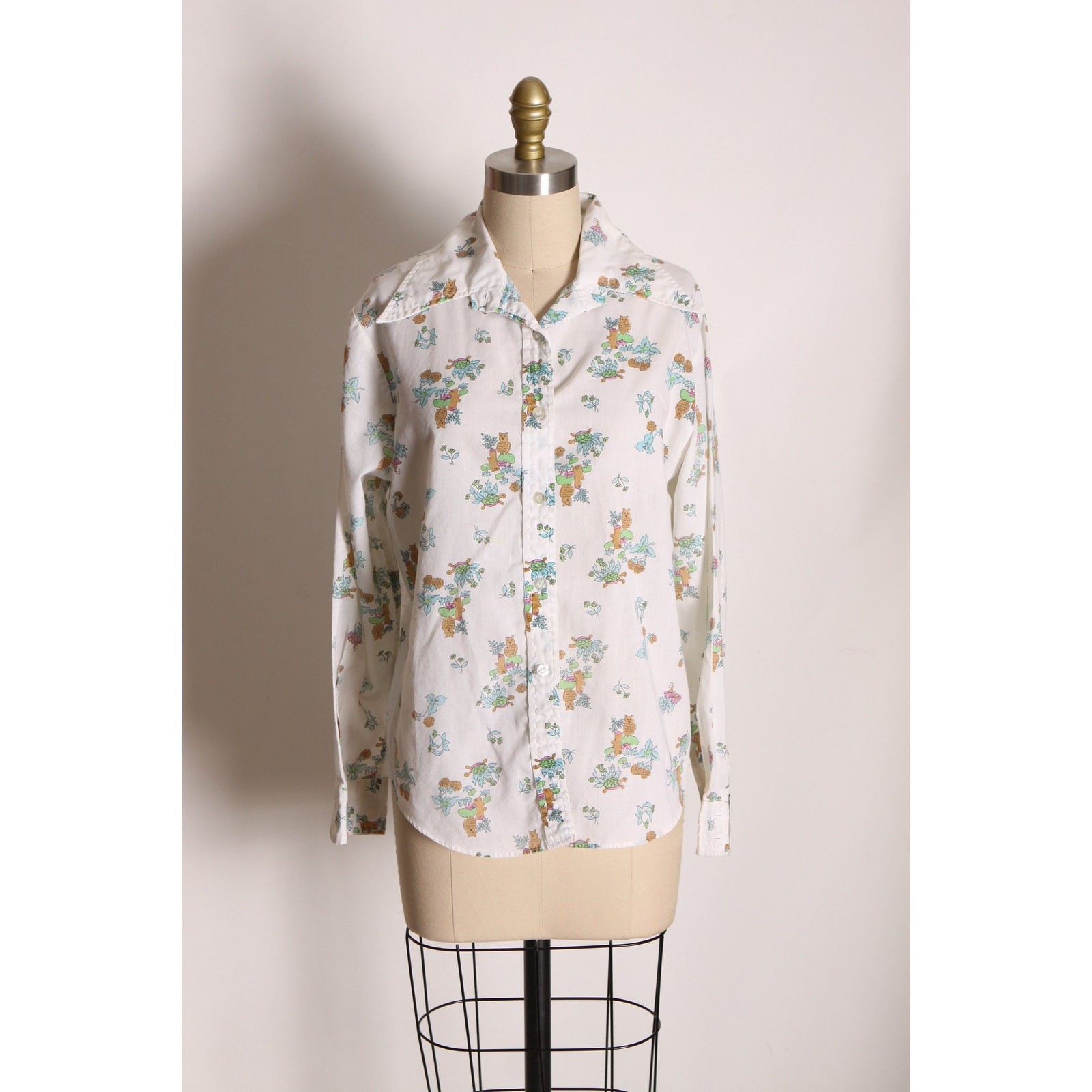 1970s White Brown Green Long Sleeved Novelty Owl Turtle Button Up Shirt Blouse