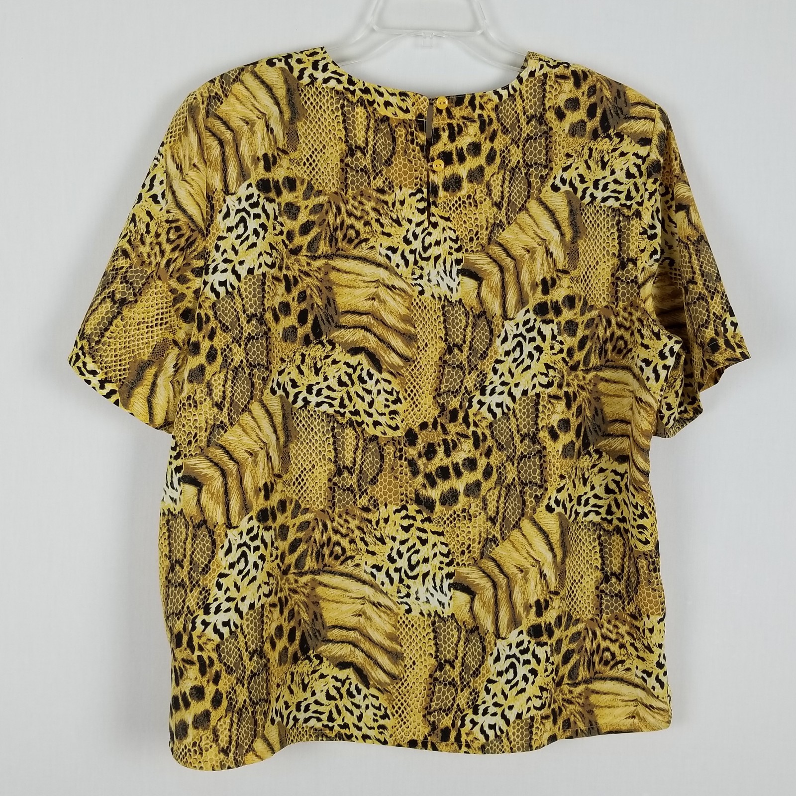 Kathy Che short sleeved 100% polyester snake print Vintage blouse size L