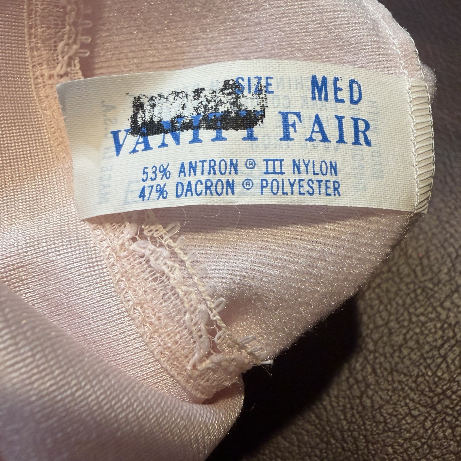 Vintage VANITY FAIR Nightgown Women Size M Cottagecor Ruffle Lace Dacron Nylon