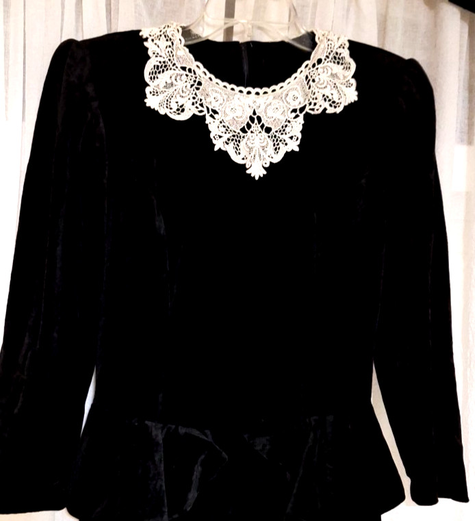 Impromptu Black Velvet Dress Long Sleeve Peplum Waist Lace Collar Victorian Sz 8