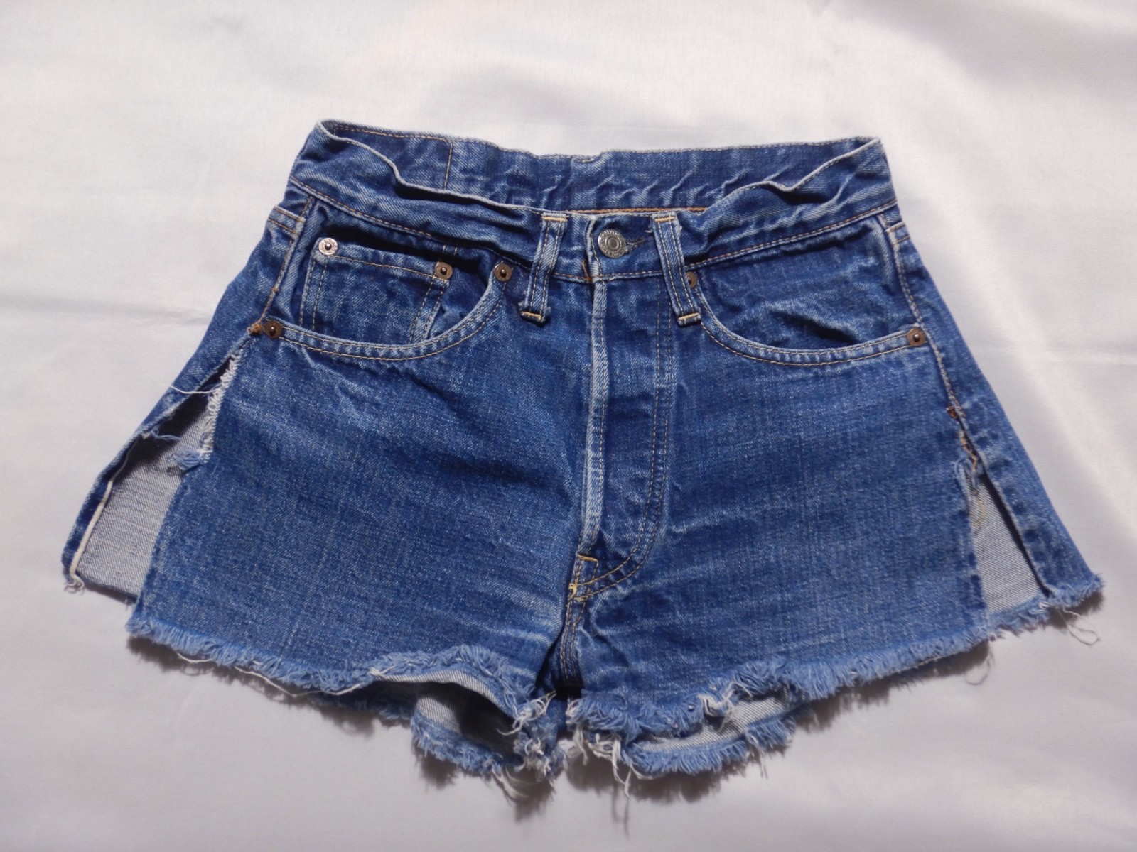 Vintage Levi’s 501 S-Type Big E Redline Selvedge Cutoff Jeans Shorts Tag Size 28