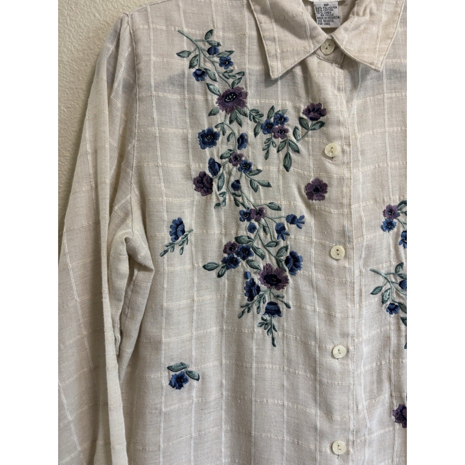 VTG Floral Embroidered Button Down Shirt Cottagecore Granny Grandmacore Size 8P