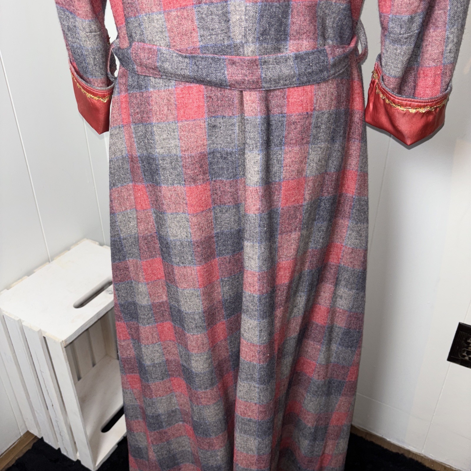 Vintage Handmade Woman Robe Long Plaid Gray & Pink Size Small Rare With Pockets