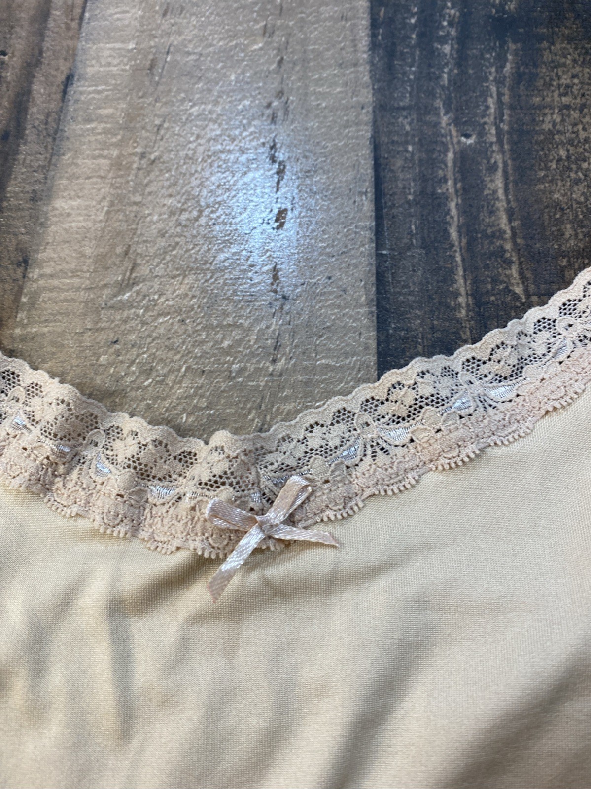 NWT Jones New York Beige polyester, Spandex Camisole with Lace Trim Size Large