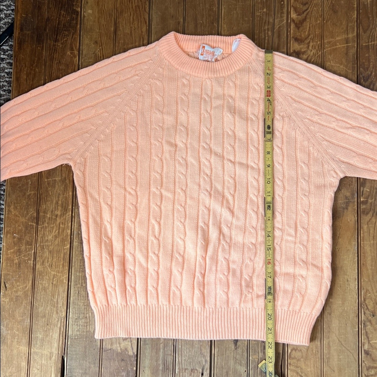 Vintage 80s women’s Sweater Peach Cable Knit crew neck acrylic lightweight