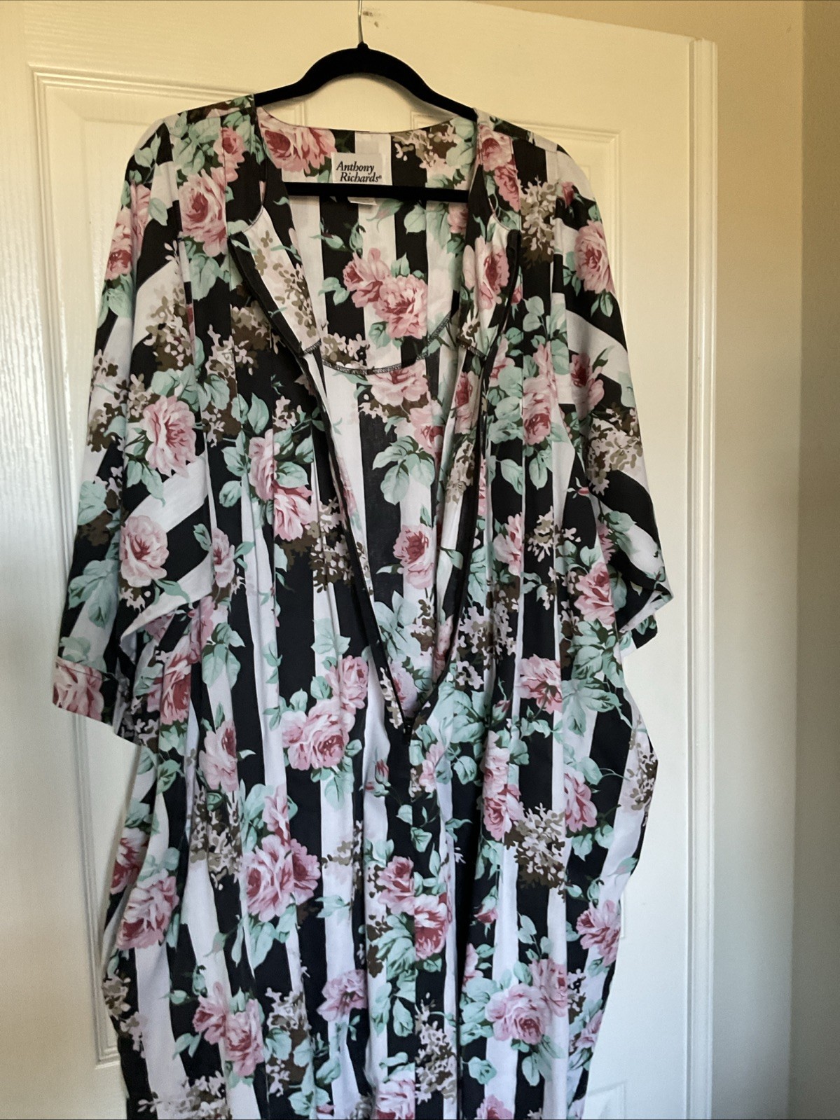 VTG Anthony Richards 1980s Black/Pink Roses Housedress Size 4X New