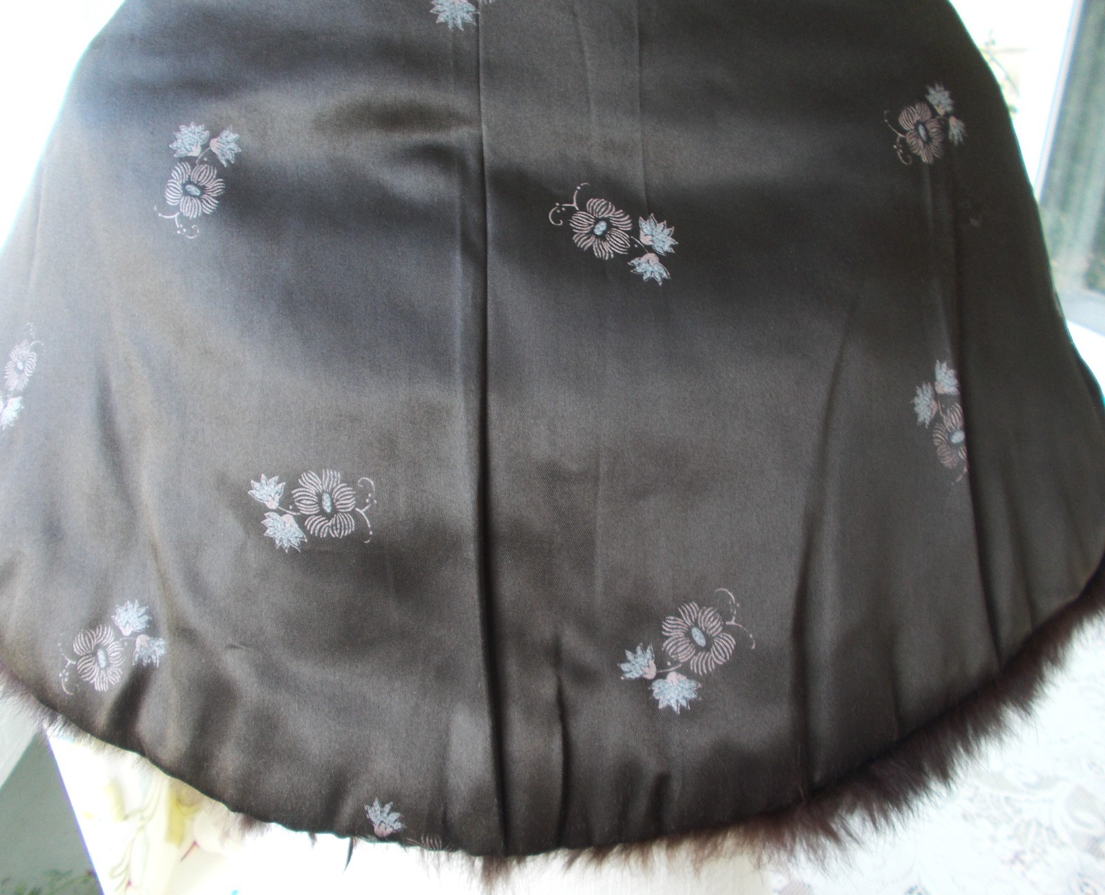 Vintage Dark Chocolate Brown Rabbit Fur Cape Stole W/Pompom SM Beautiful