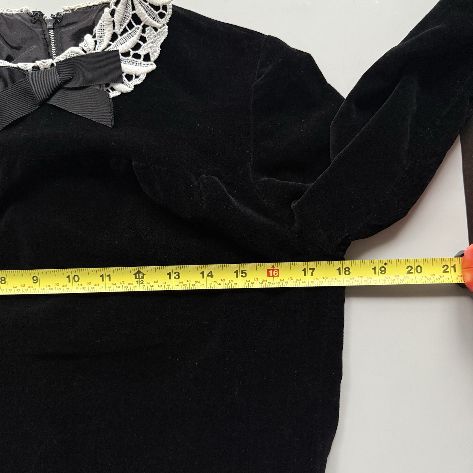 vtg 70s Connie Sage Black Structured Velvet Lace Collar Midi Shift Dress Small