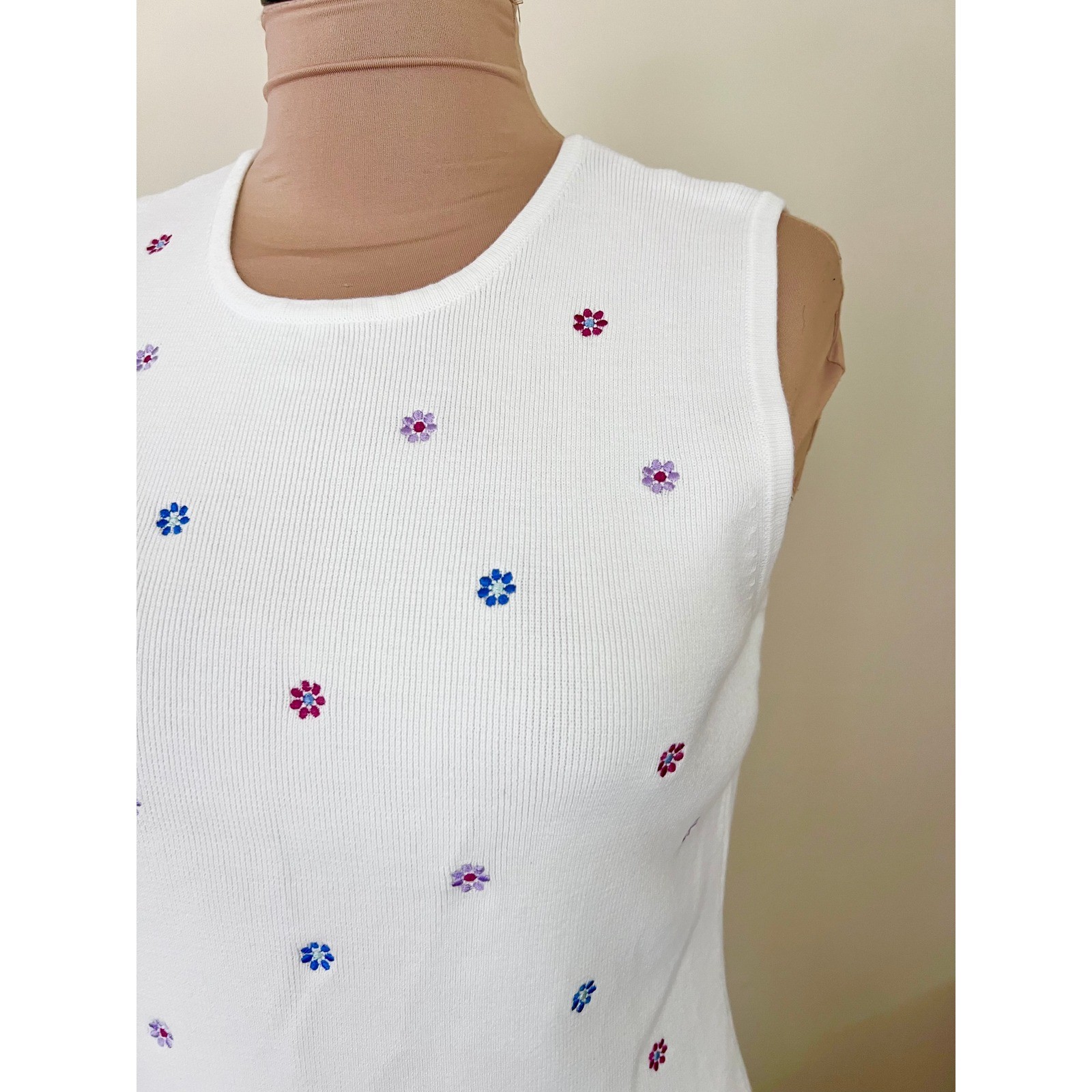Vintage Carole Little Dainty Daisy Embroidered Cardigan & Tank Top Set