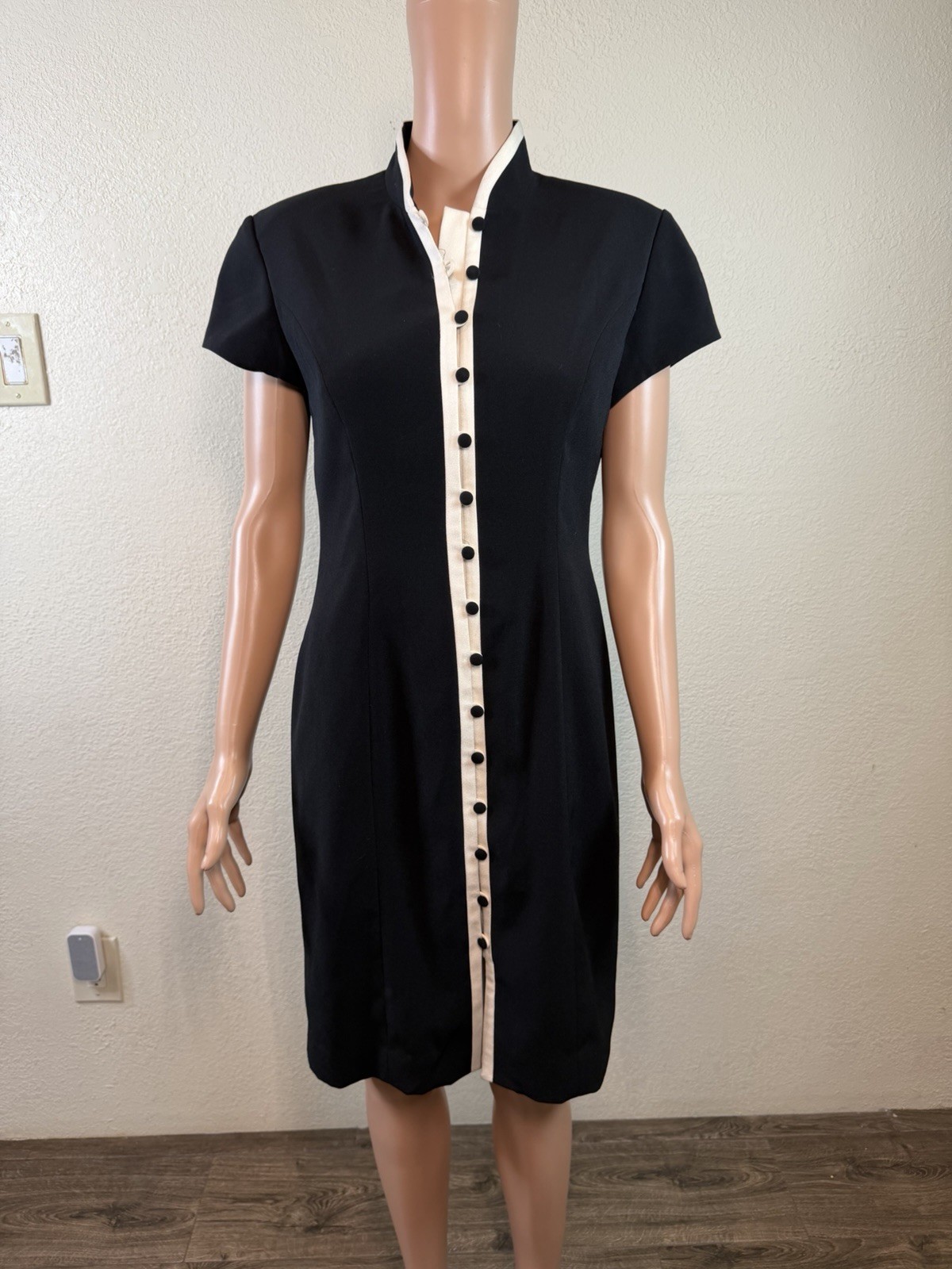 Vintage Women’s Evan Picone Button Down Sheath Dress Size 4