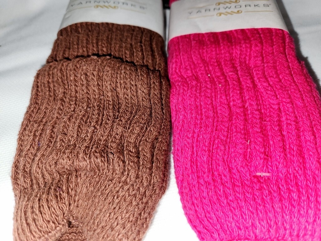 VTG 90’s 2 Pr Thick Socks JCP Slouch Brown Hot Pink Shoe Size 4/10 Yarnworks