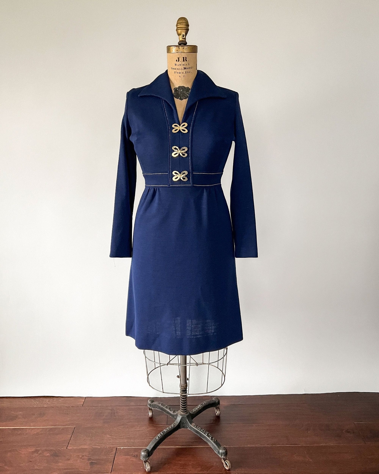 Vintage 1970s Mod Navy Indigo Blue Wool Knit Wing Collar Sweater Sheath Dress SM