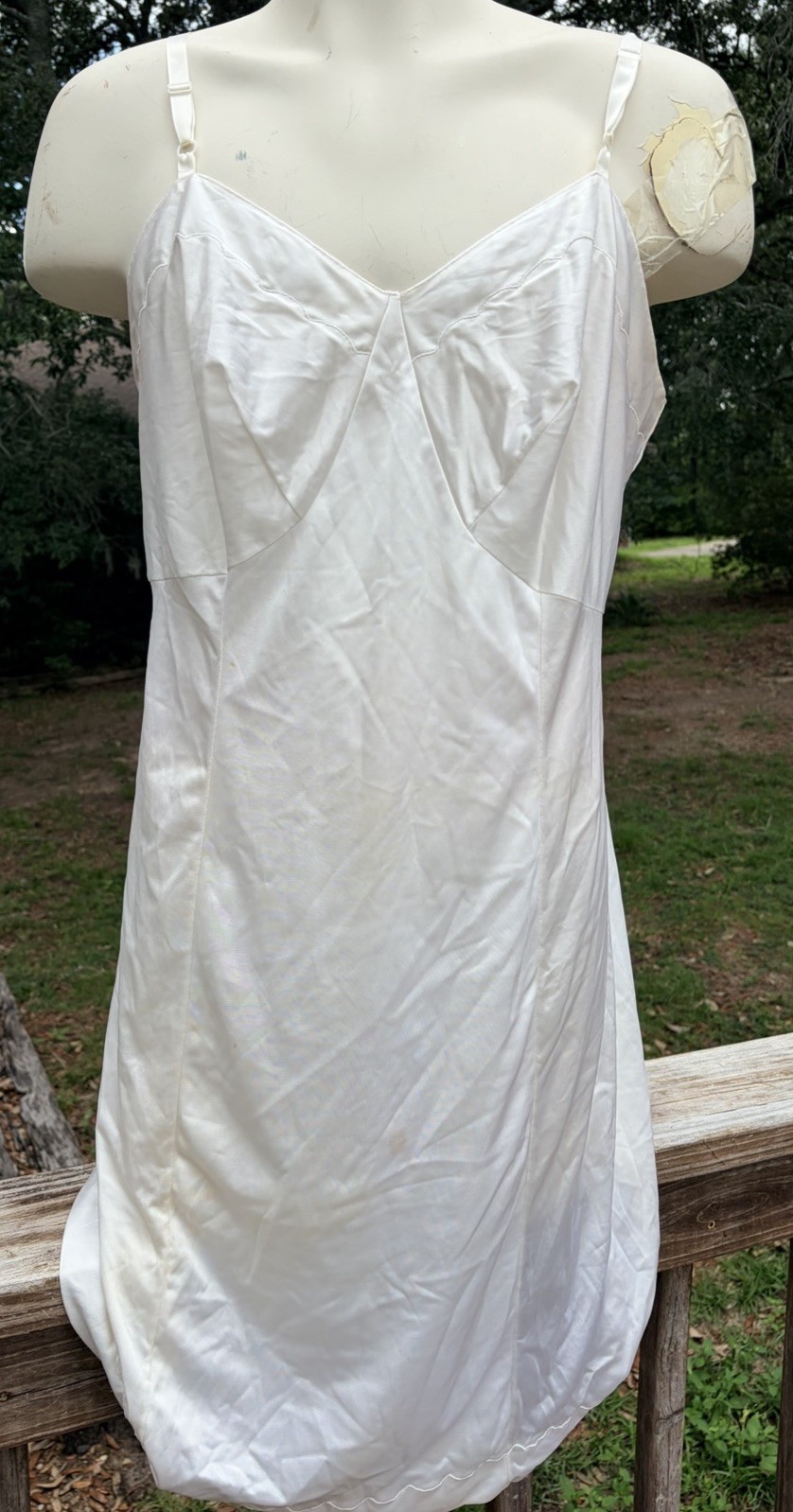 Vintage Sears Women Size 42 Full Slip Dress Cream Antron III Nylon Scalloped Hem