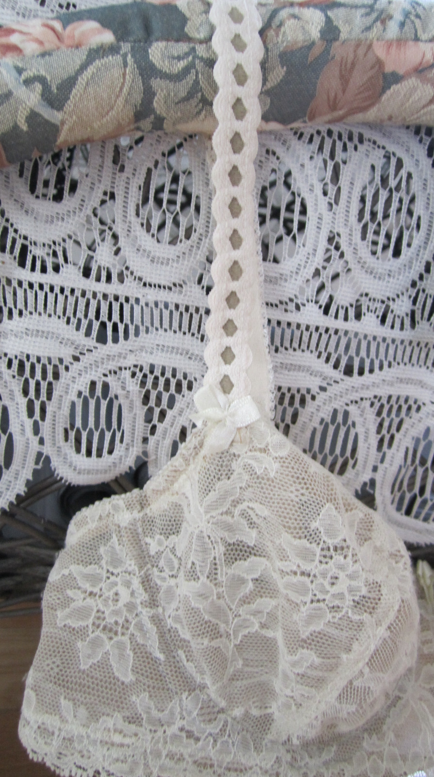Vtg Felina Beige oFF wHITE Ivory Lace Balconnet Underwire Bra 36 B very sexy