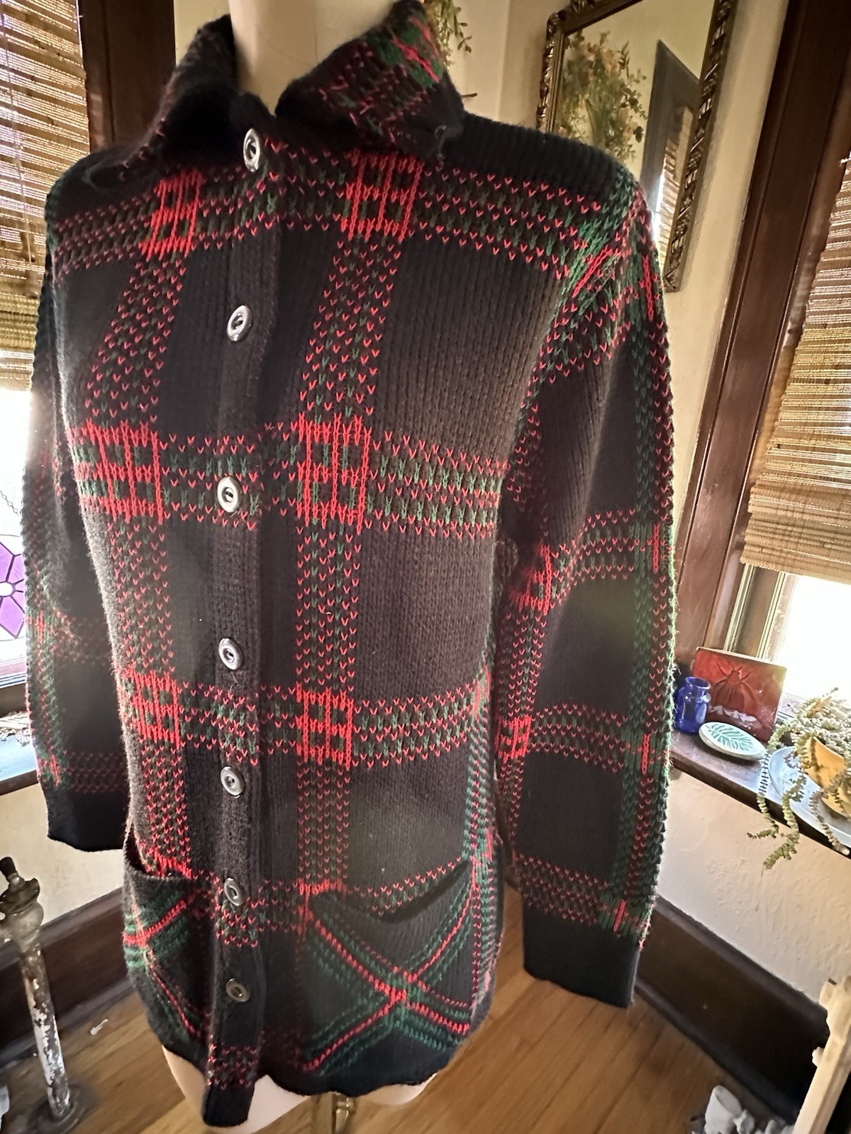 Vintage Plaid Button Up Sweater Black/Red/Green with Collar and 2 Pockets No Tag