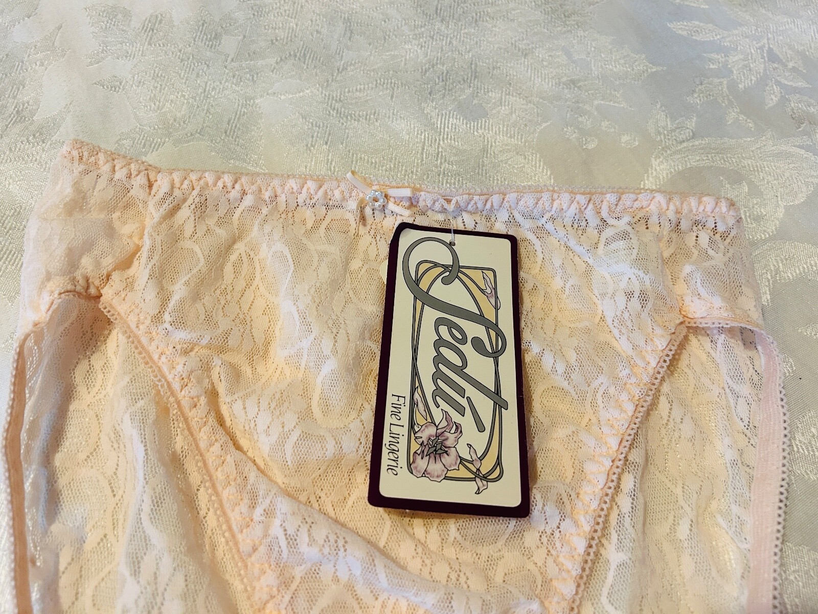 NWT Vtg SEDU’ Fine Lingerie Sheer Raschel Lace Hi Cut Panties Hips 40-41 Size 7