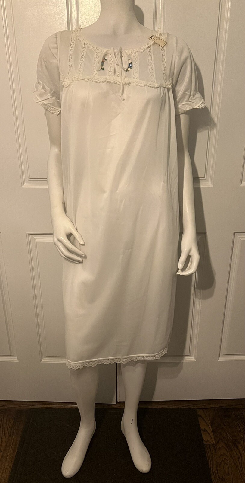 Vintage 1960’s White Nylon Nightgown Lace Short Sleeves NEW w/original tags S/M