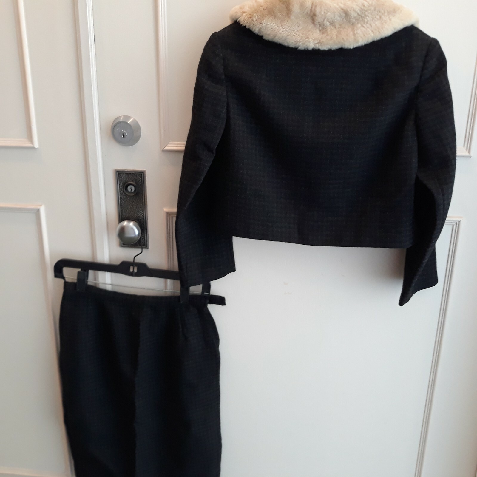 Vintage 1940s 100% Wool Black Br. Womans Beige Beaver Collar Jacket Skirt SUIT 4