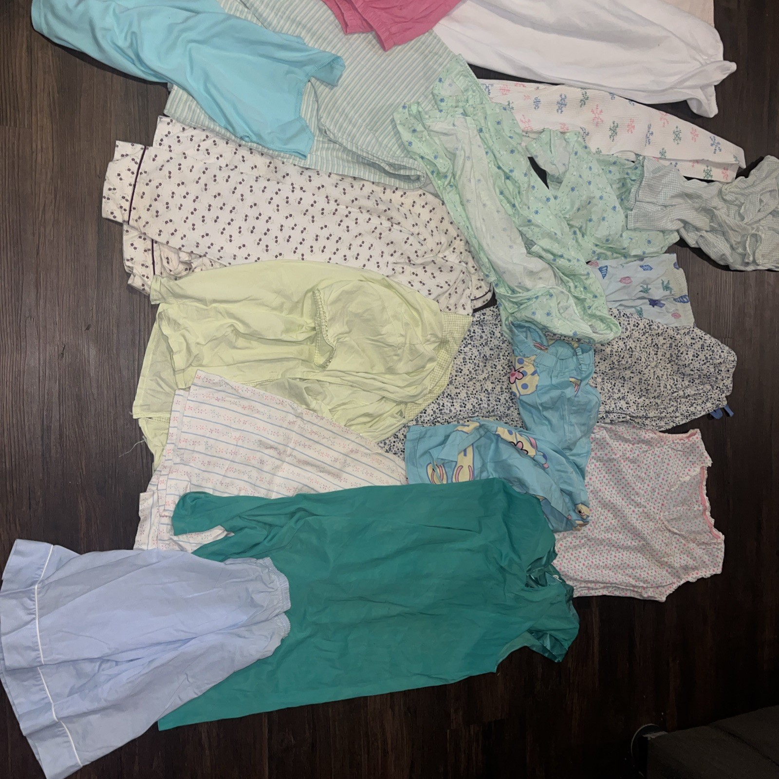 Vintage 90s/00s Women’s Sleepwear Nighties Tops, Bottoms Size S And M Lot Of 25