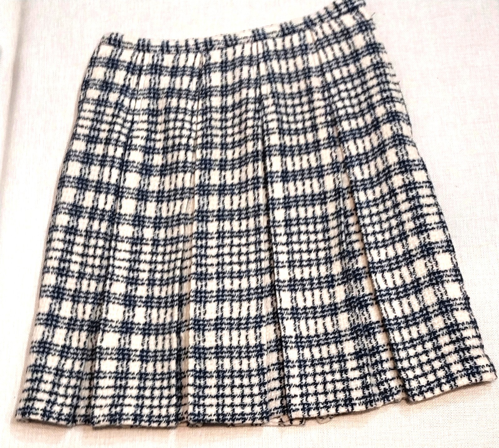 Vintage Wool Pleated Skirt – Navy and off-white plaid. Teens 24″ waist
