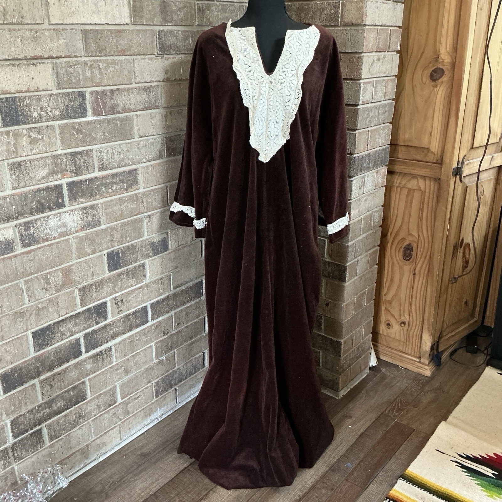 70s VINTAGE Brown Velour Maxi Kaftan Dress Lace Trim Plus Size 1X 2X Boho #2D6