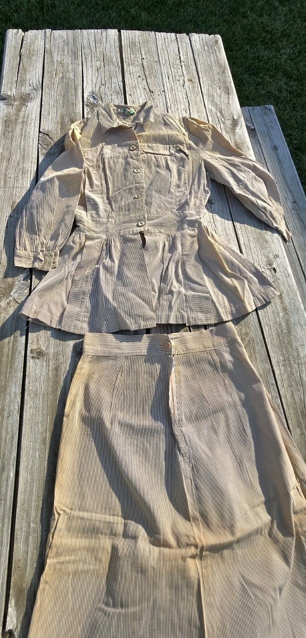 Rare 1950s Bonnie Baxter Sports Wear Womens Golf Shirt And Skirt Corduroy Tan