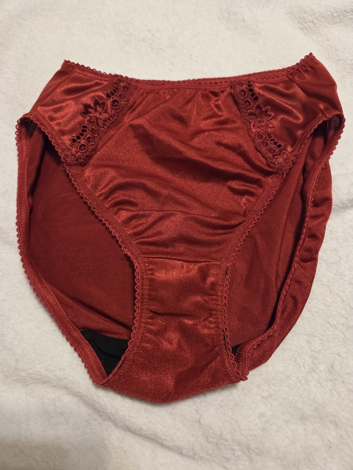 New Vintage Vanity Fair Red Nylon Panty Brief Woman’s Size Small 5 Style 48-133