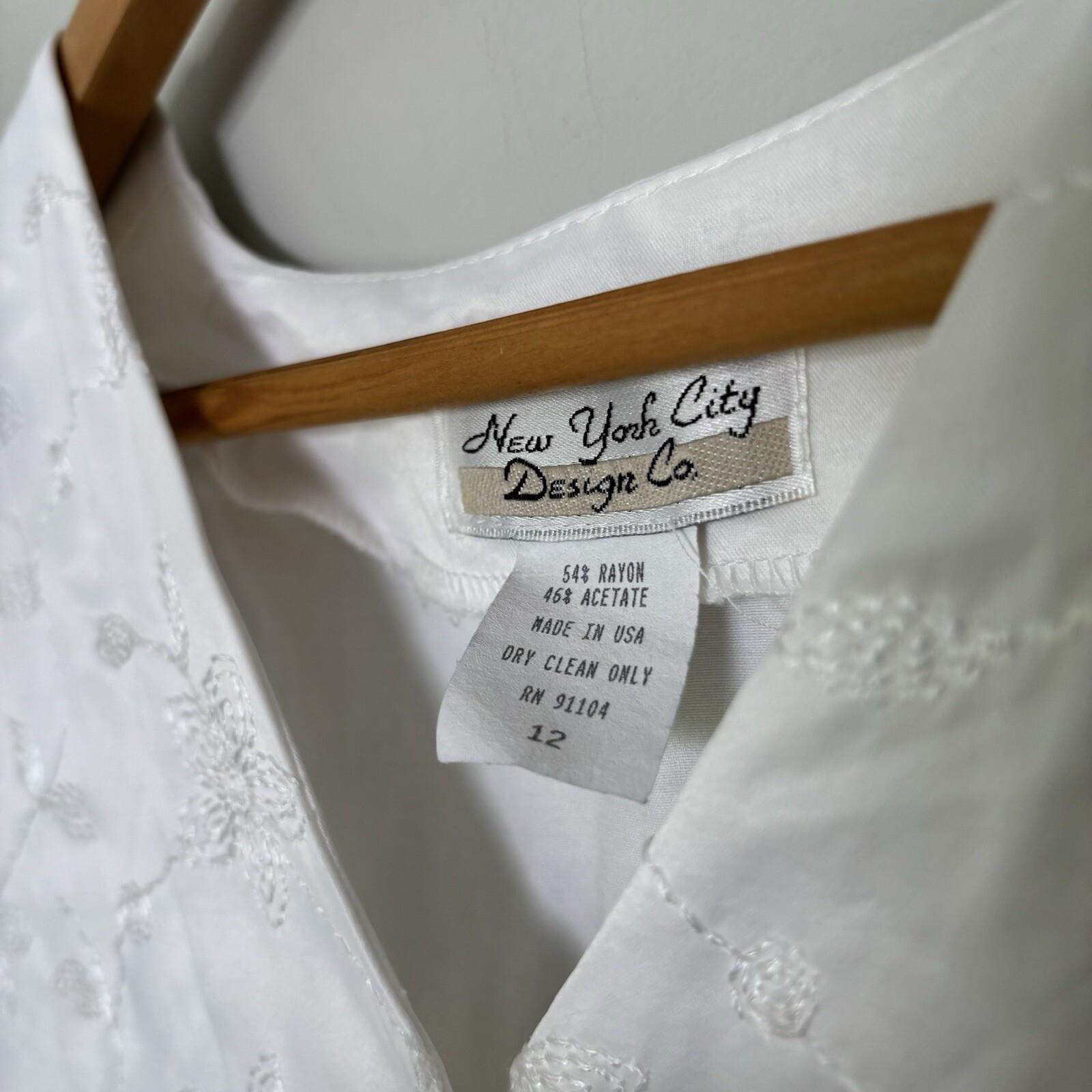 VTG 90s New York City Design Co White Button Down Floral Embroidered Top-L/12