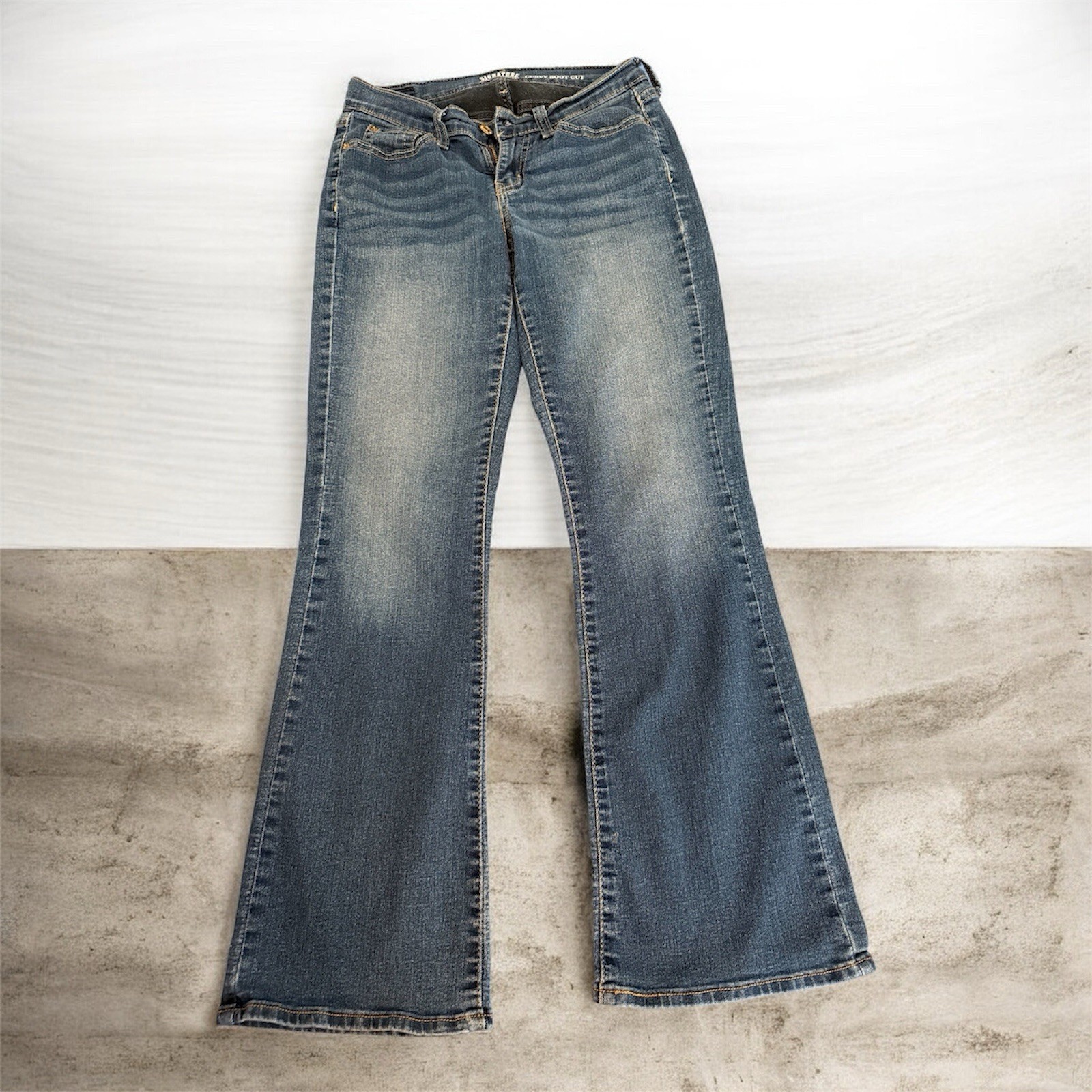 Signature by Levi Strauss & Co. Curvy Boot Cut Jean Misses Size 10