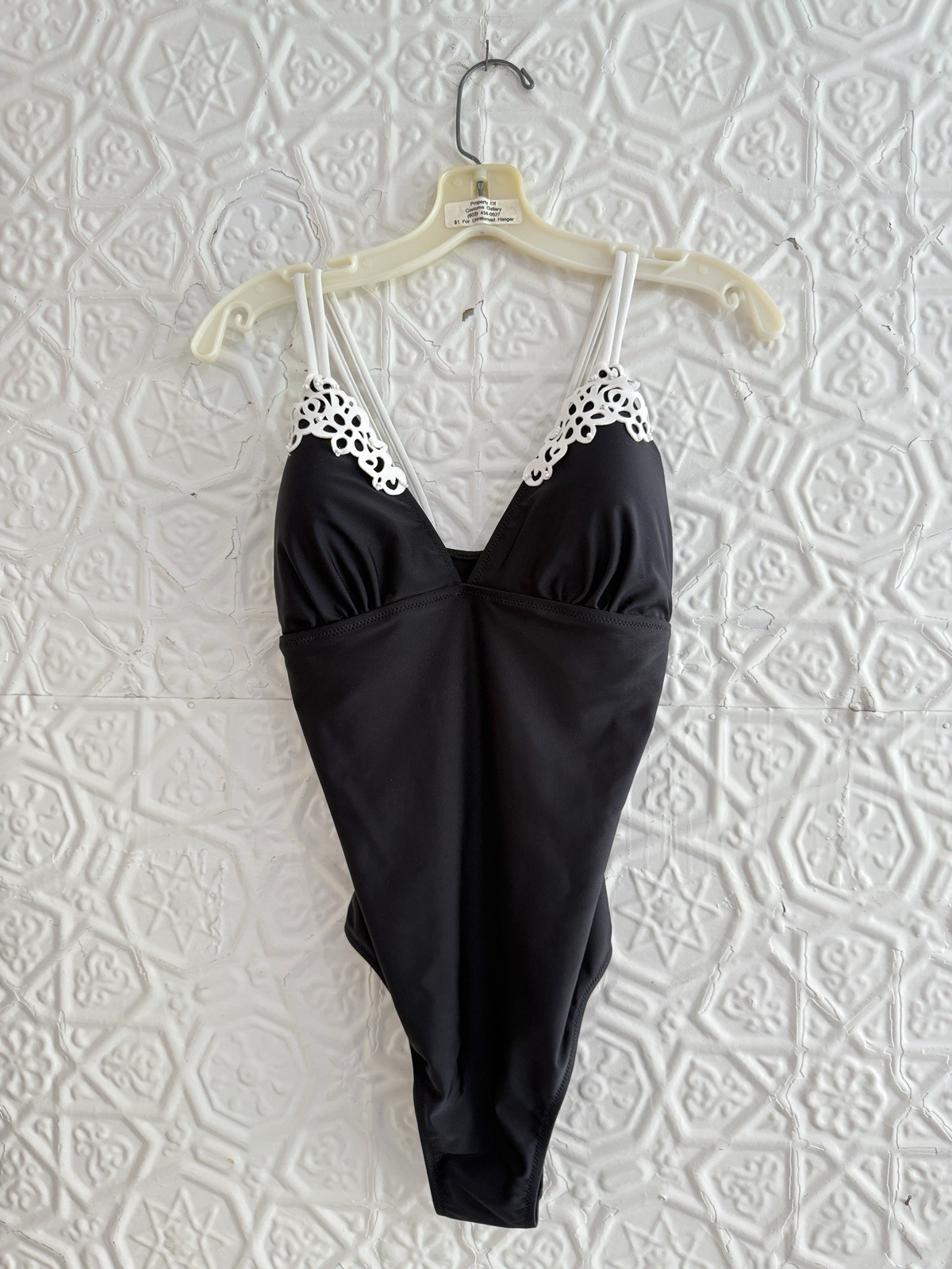 Gottex Profile y2k era high cut swimsuit black white floral sexy pool US Size 12