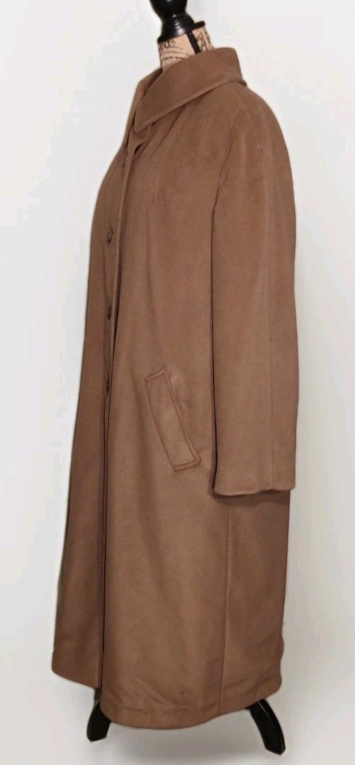 Vintage Bromleigh – Long Soft Sueded Lined Coat in Camel – Women’s Size L/XL