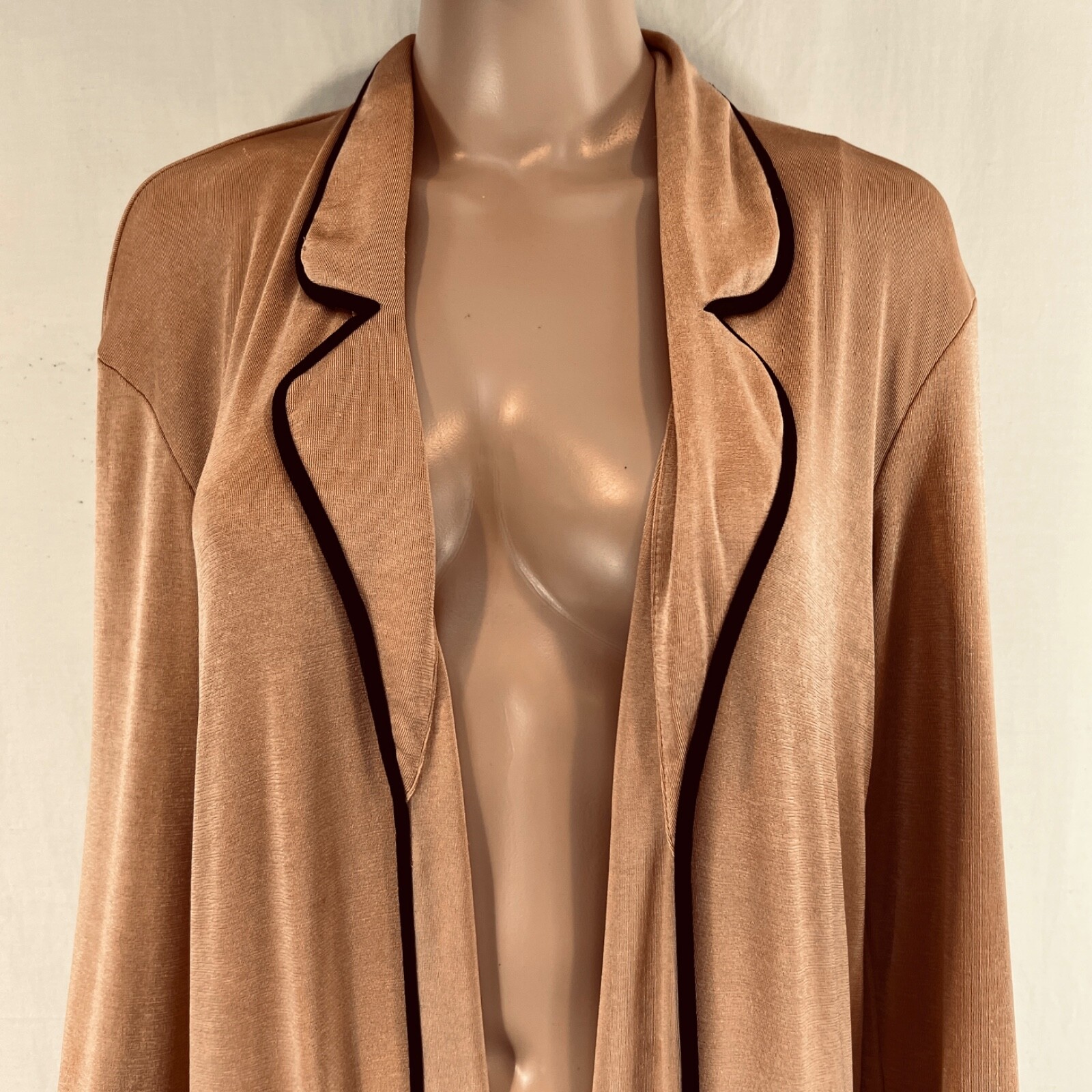Zara Trafaluc women’s Robe. Sz M. Open front. Stretchy. Slinky. Acetate Span