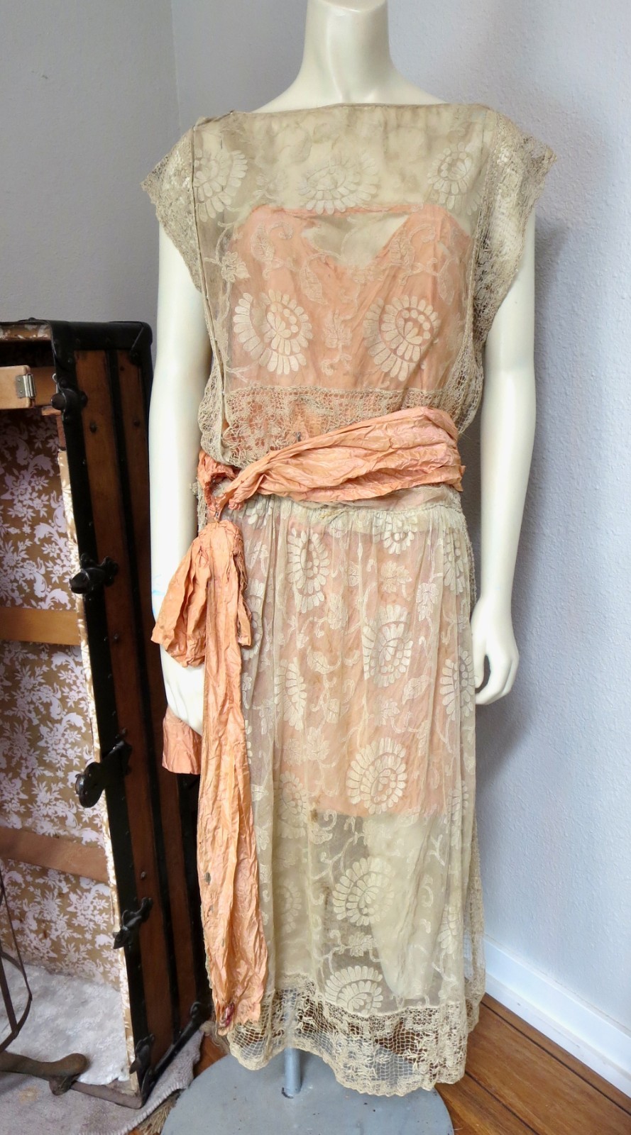 1920s Antique Filet Lace & Devore Silk Flapper Gown Ecru and Peach 35 Bust