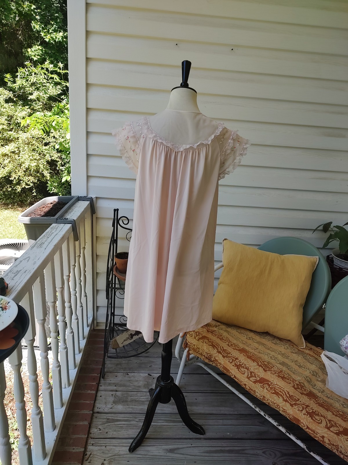 Vintage Shadowline Pink Peignoir Nylon Lace Embroidery Button Front Pocket Sz M