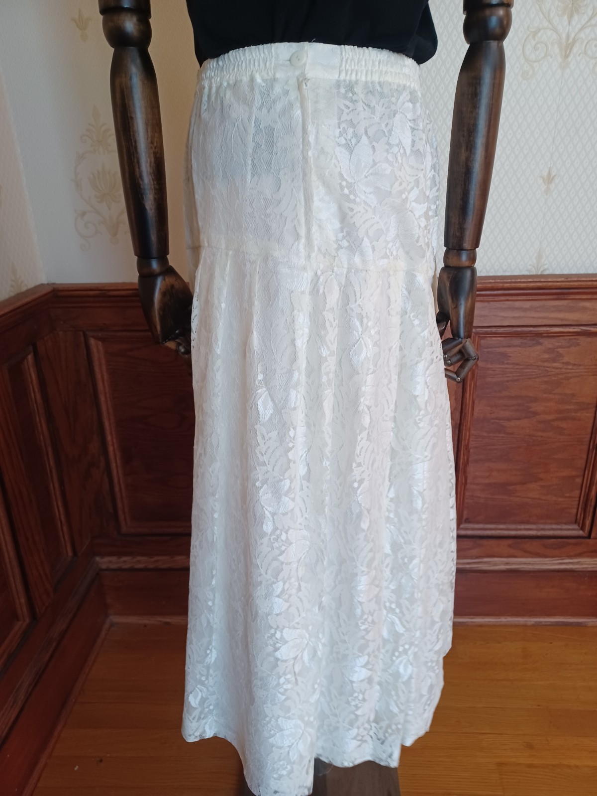 Vintage 1980s Marie St. Claire White Iridescent Lace Romantic Cottagecore Skirt