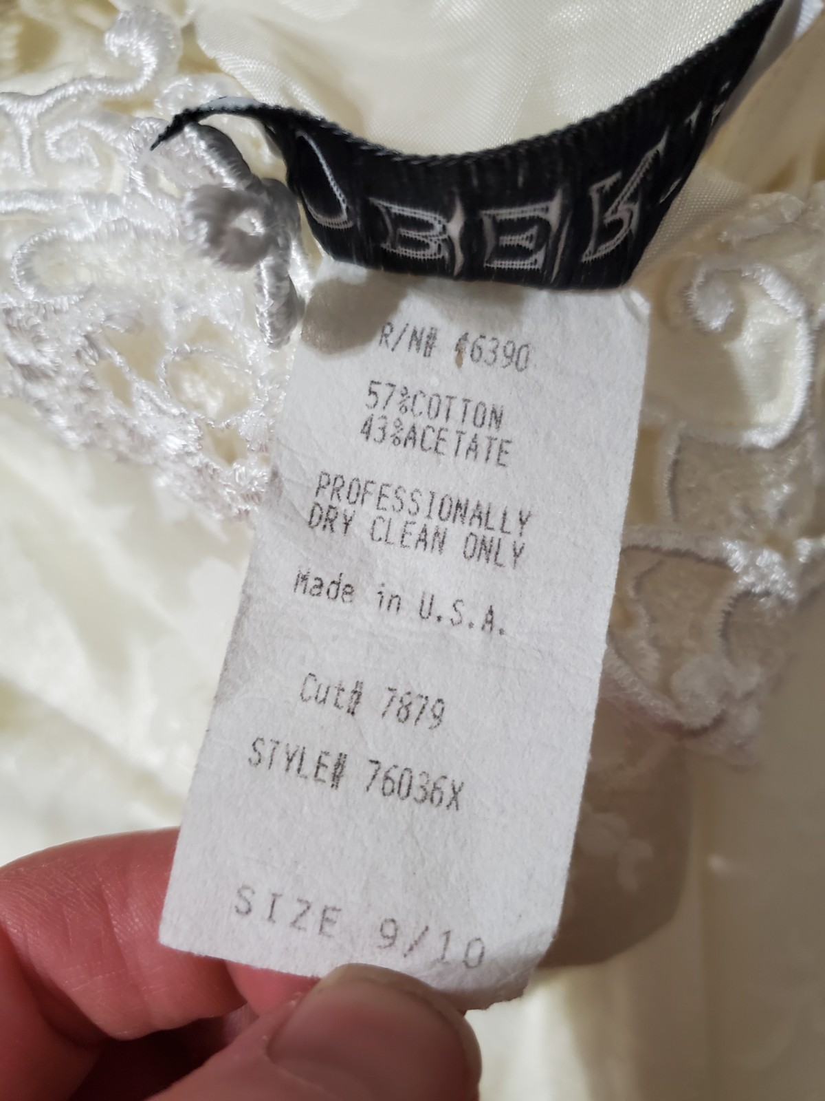 Vintage Roberta Ivory Beaded And Lace Fitted Wedding Formal Dress Size 9/10