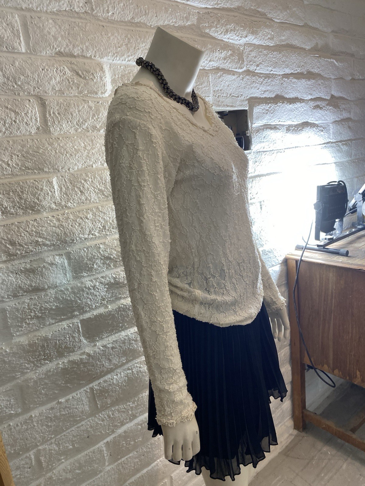 Margot Lea Los Angeles M Stretch Nylon Long Sleeve Embroidered Top Vintage