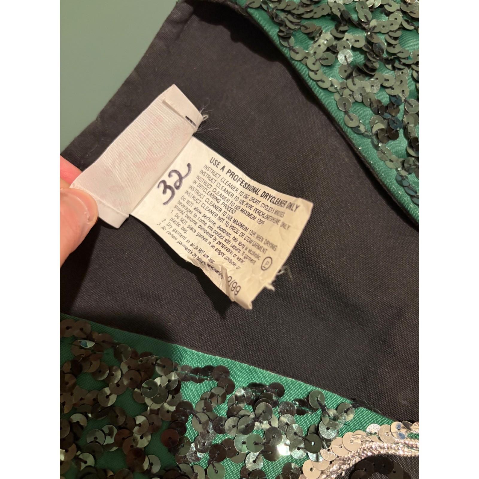 Cheers Etc Inc Vintage Sequin Western Vest Black Green Star Cropped Size 32