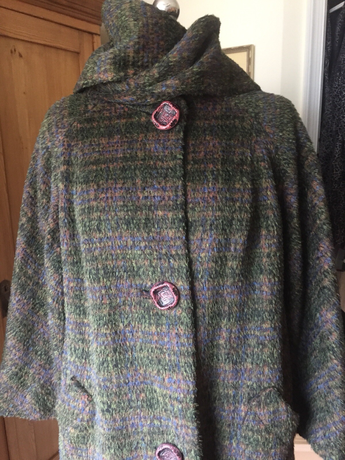 Stunning Vintage Shag Swing Coat w/ Fringe Trim Scarf Crude Buttons Bromleigh L
