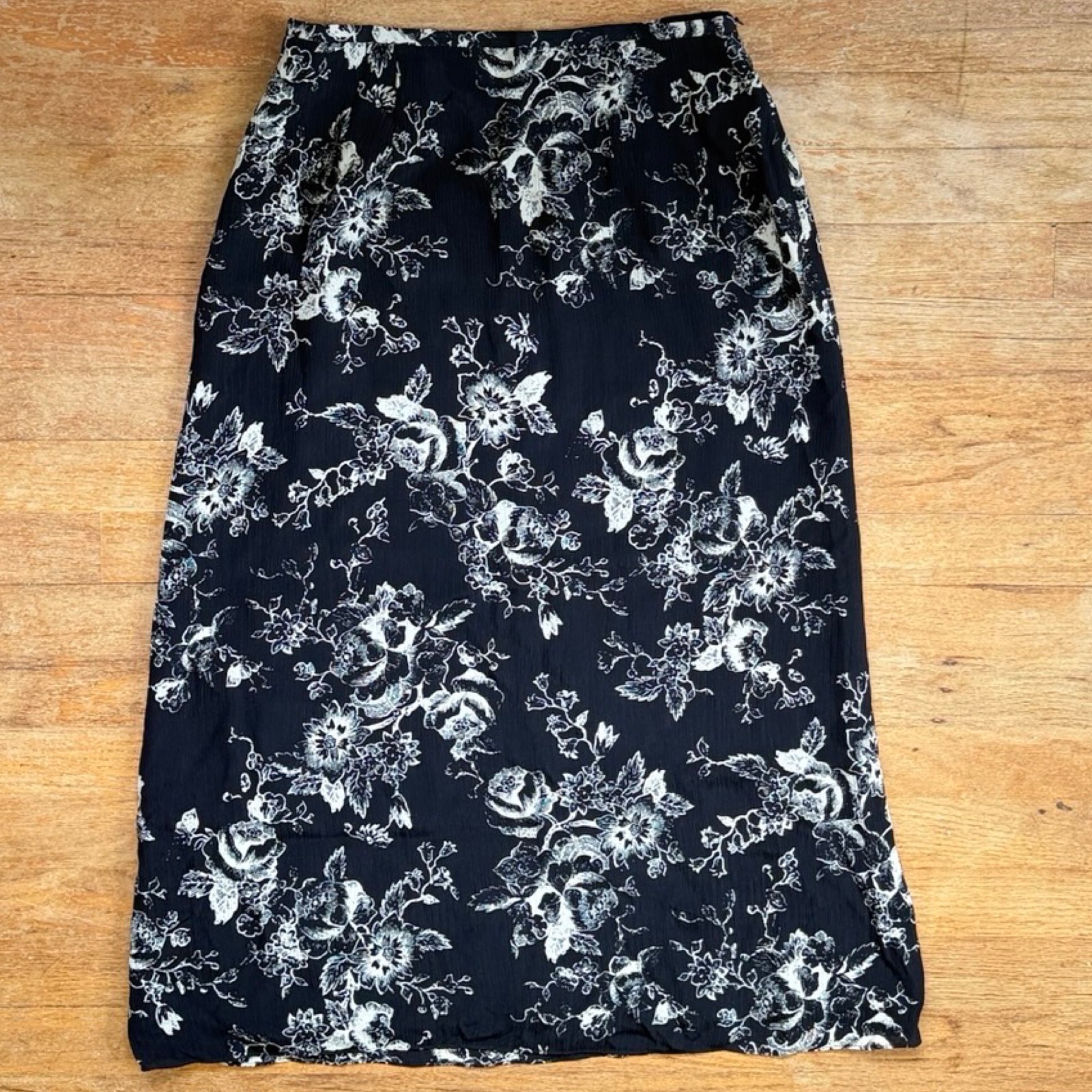 Vintage Black Floral Silk Maxi Skirt Size Small 6 28″ Waist Baroque Roses