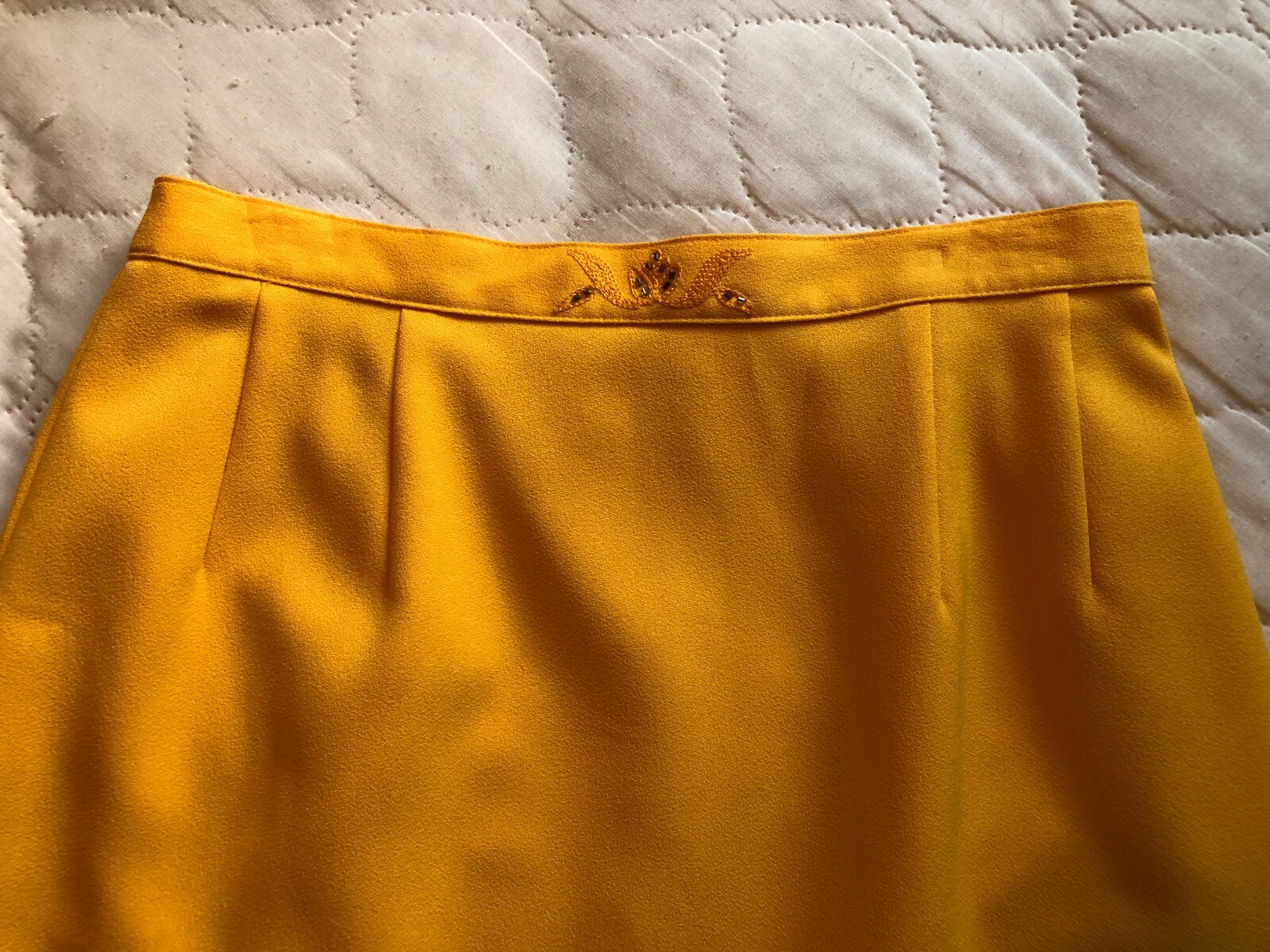 Vintage Yellow „Studio C” Suit – Sequence, lined, covered buttons, longer jacket