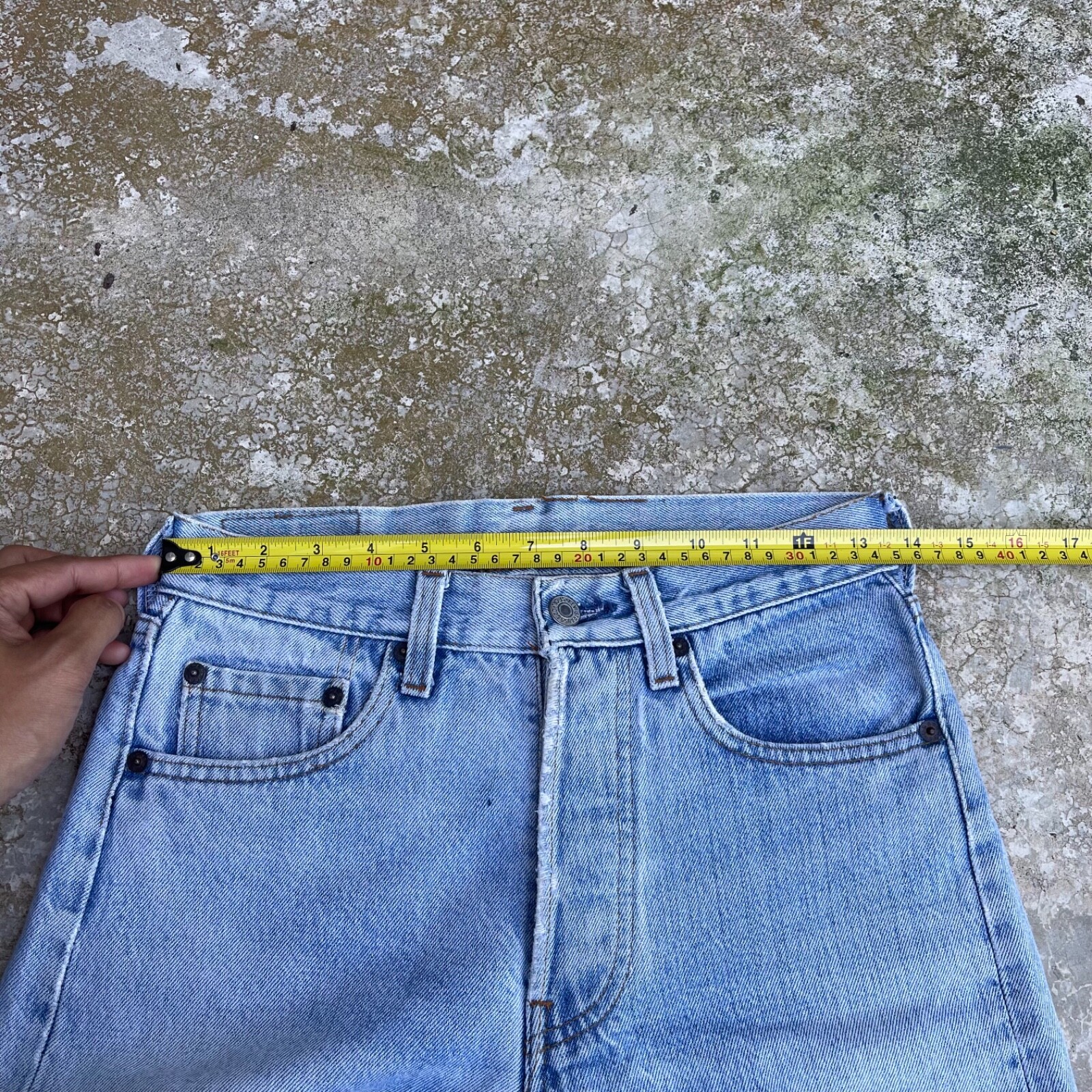Rare Vintage 80s USA LEVI’S 501 Women Light Wash Jeans 27×29