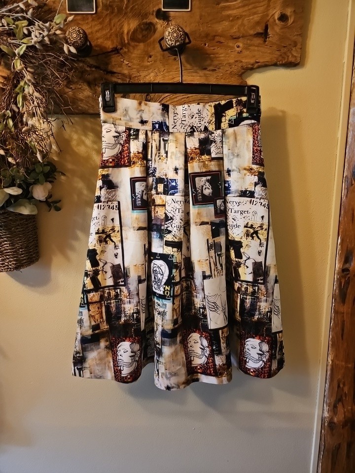 RARE „Diane Original Brand Designer Graphic Novelty Print Skirt Retro…