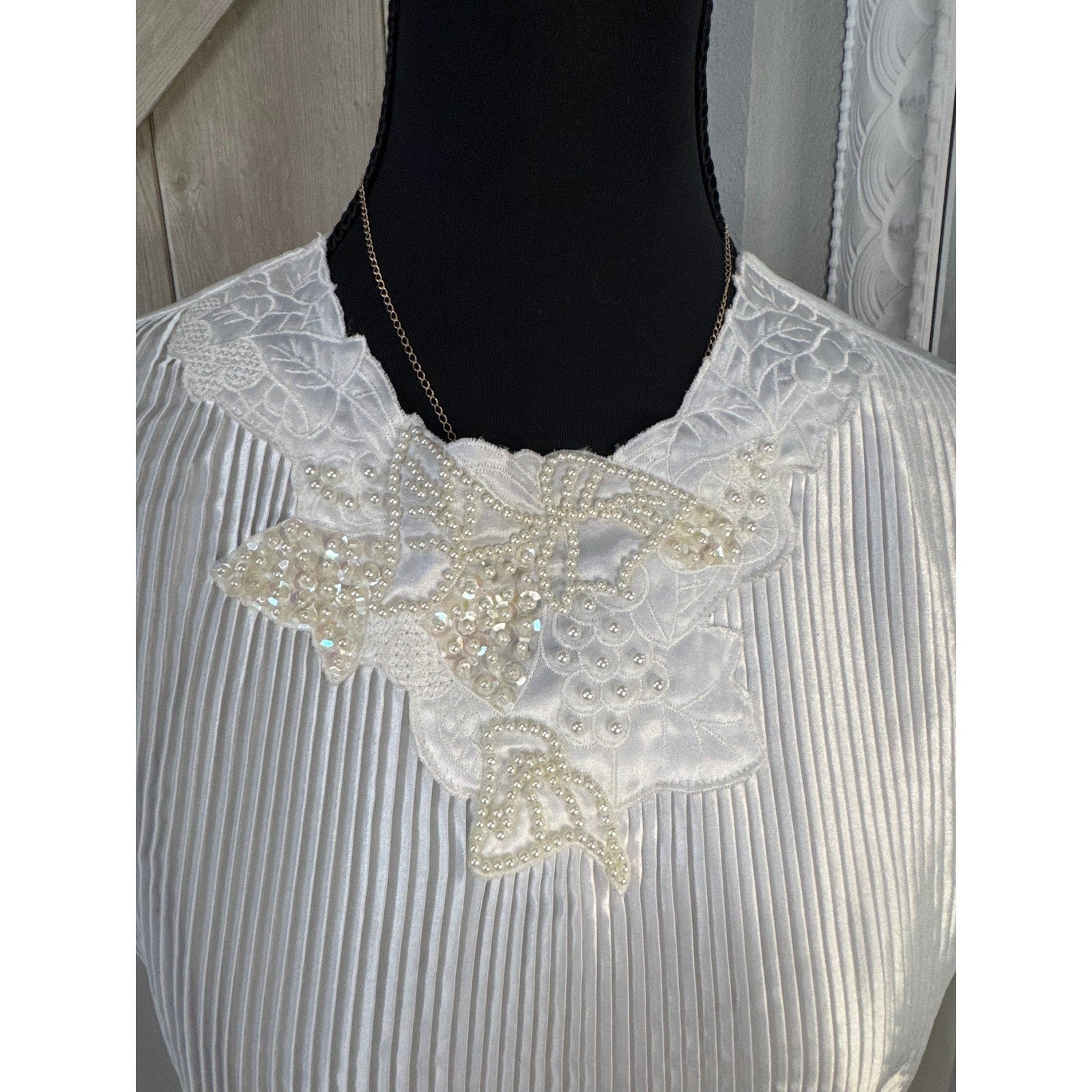 Vintage Ivory Satin Pleated Blouse Pearl Lace Collar Back Button Peplum Top