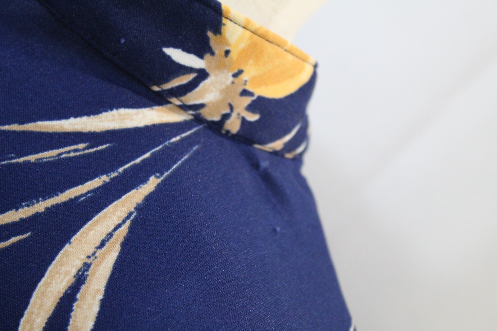 Vintage 1970s V Neck Blouse Blue Floral Loose 3/4 Sleeve Side Slits Polyester XL