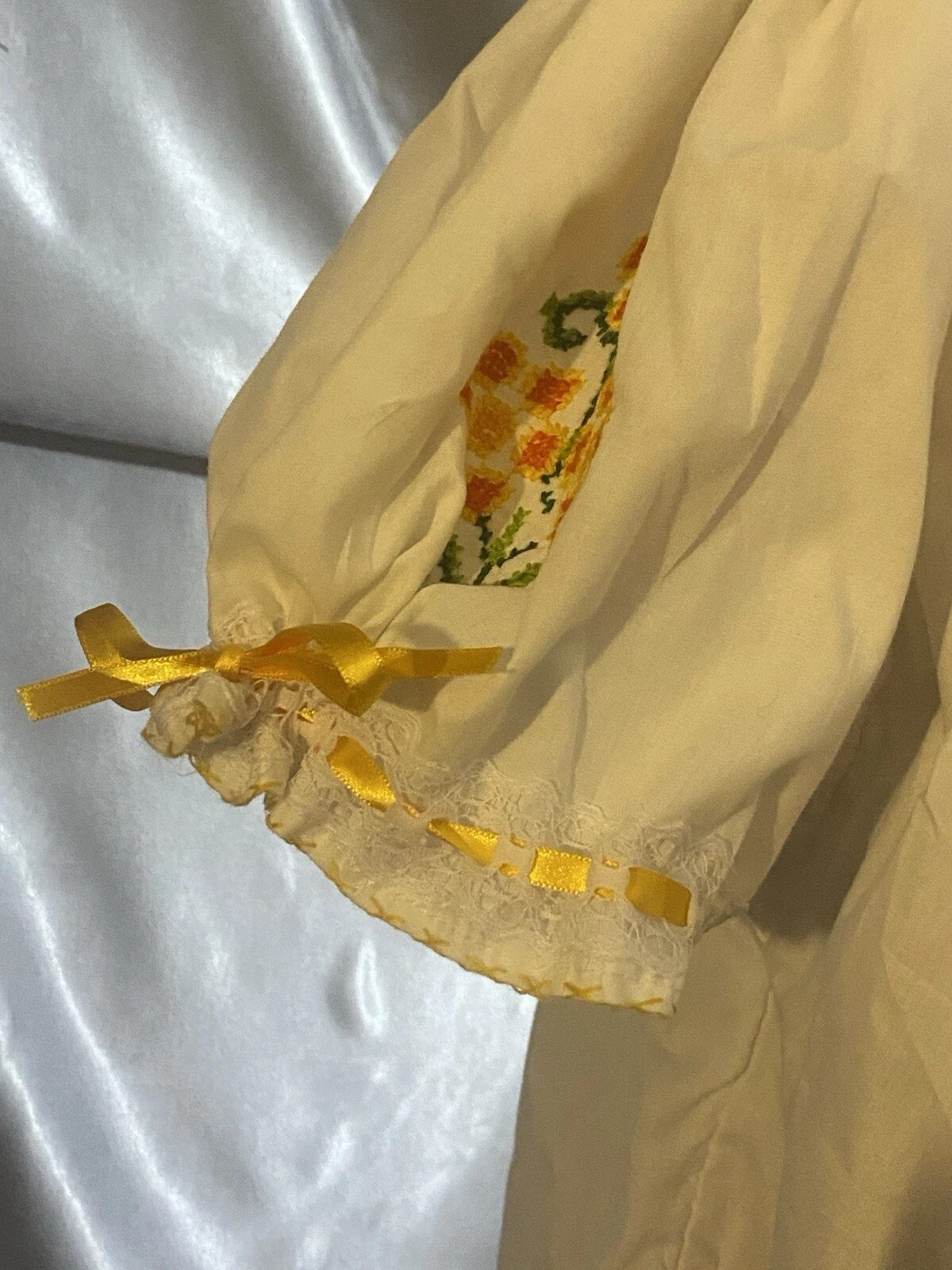 Vintage Mexican Womens Top Blouse White Floral Folk Boho Embroidered Mexico NWT